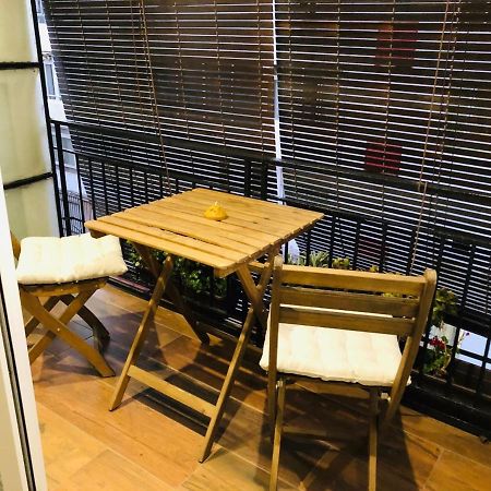 Petit Apartment Los Remedios Севилья Экстерьер фото