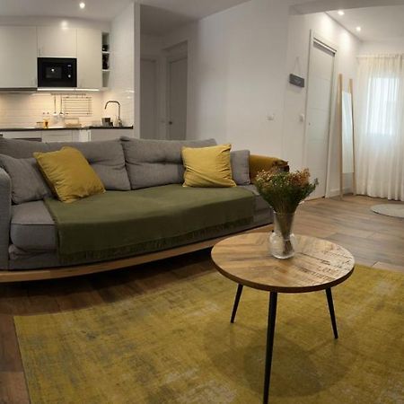 Petit Apartment Los Remedios Севилья Экстерьер фото