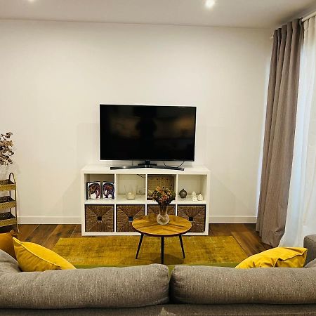 Petit Apartment Los Remedios Севилья Экстерьер фото