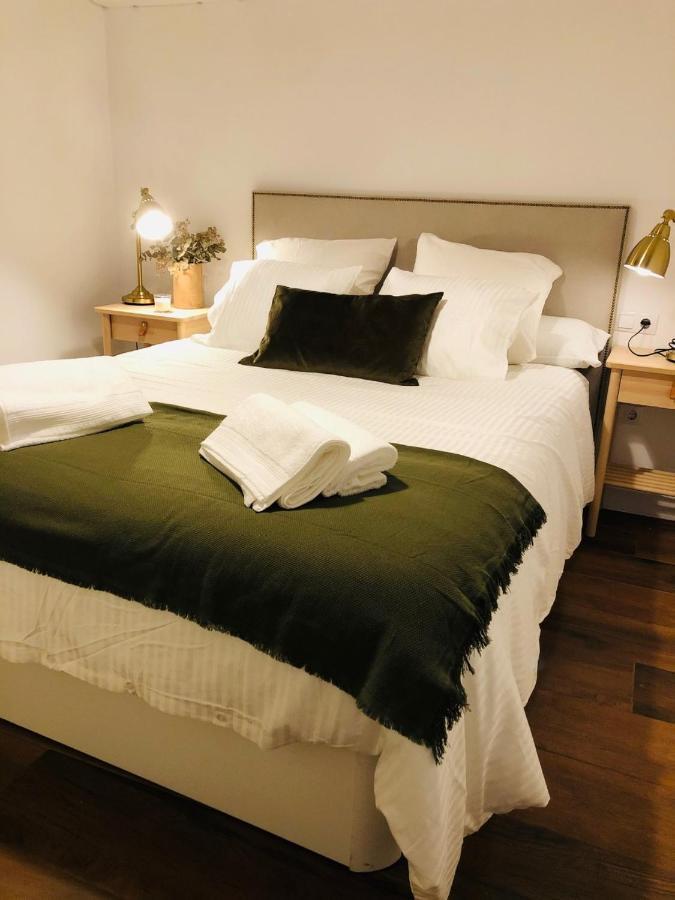 Petit Apartment Los Remedios Севилья Экстерьер фото