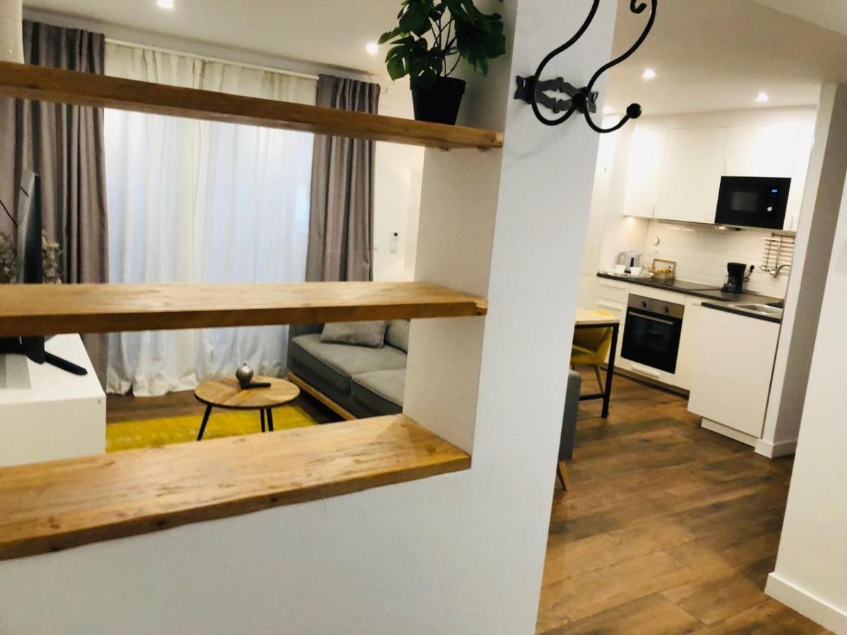 Petit Apartment Los Remedios Севилья Экстерьер фото