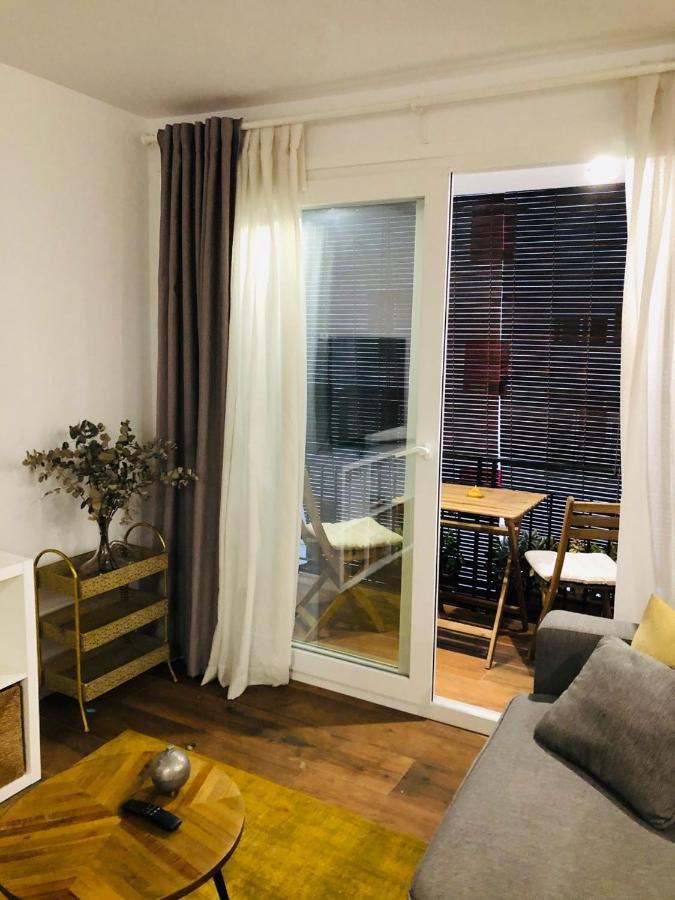 Petit Apartment Los Remedios Севилья Экстерьер фото