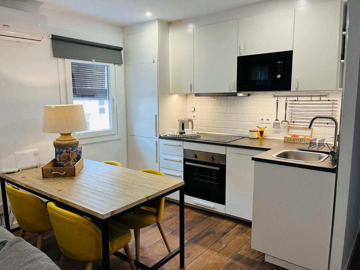 Petit Apartment Los Remedios Севилья Экстерьер фото