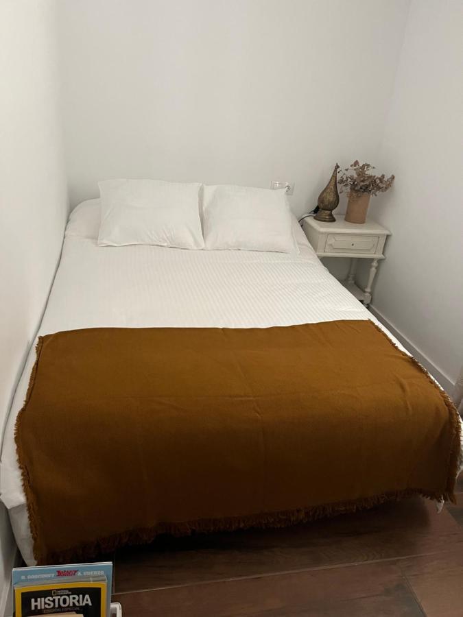 Petit Apartment Los Remedios Севилья Экстерьер фото
